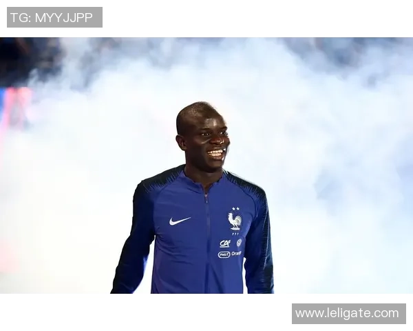 丹麦足球明星赫尔森的传奇之路与辉煌成就回顾