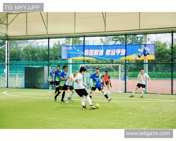 加入我们一起奔跑在绿茵场上体验足球的激情与团队的力量